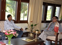 The Governor of Arunachal Pradesh Shri JP Rajkhowa with delegate from Kristi Kendra, Naharlagun led by Shri Rameshwar Deka, Joint Secretary (Retd) at Raj Bhawan, Itanagar on 24th June 2015.